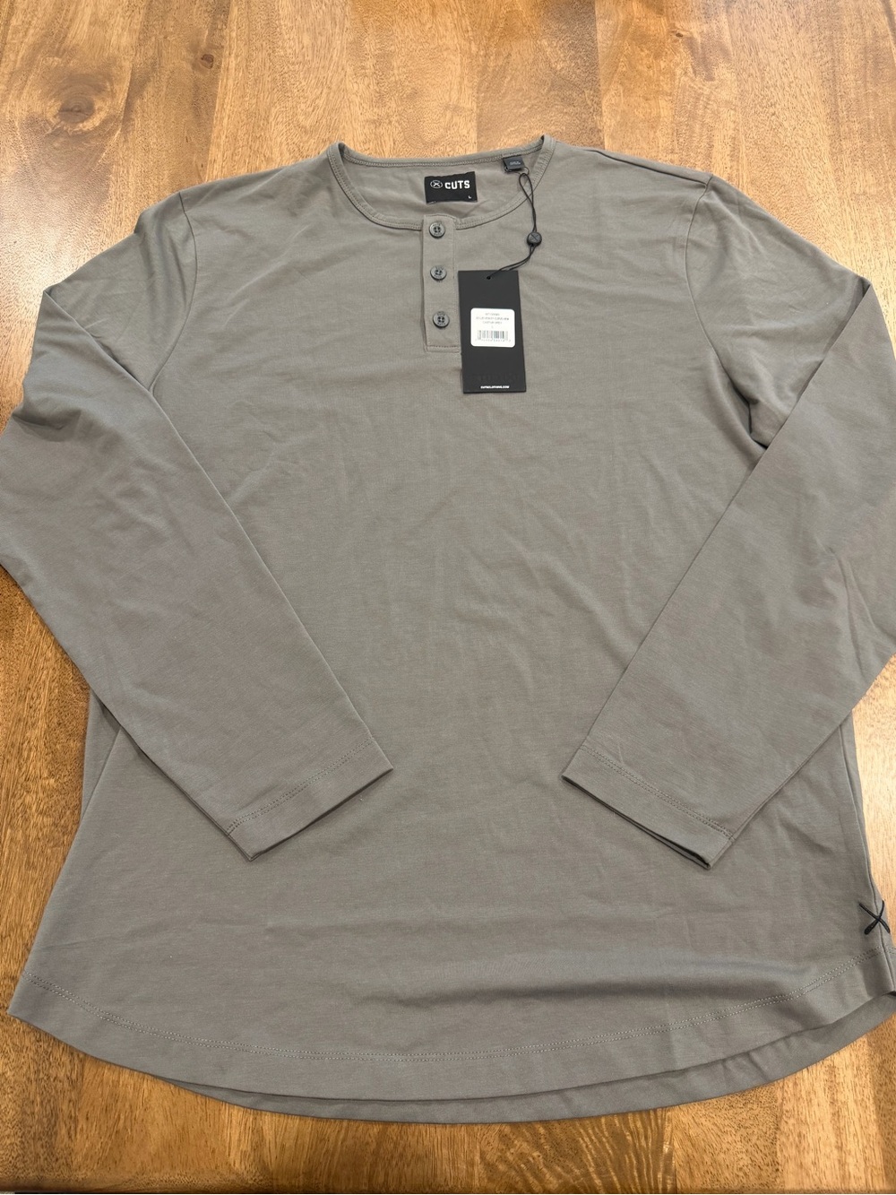 Cuts Men's Long-Sleeve Henley Shirt